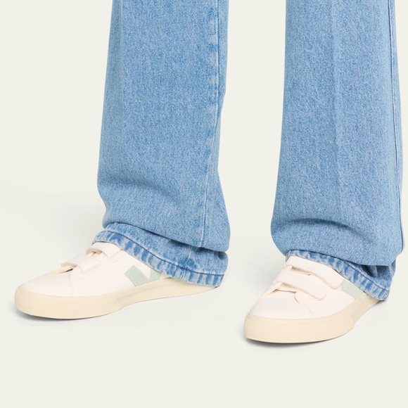 VEJA Recife Bicolor Triple-Grip Sneakers - Picture 4 of 7